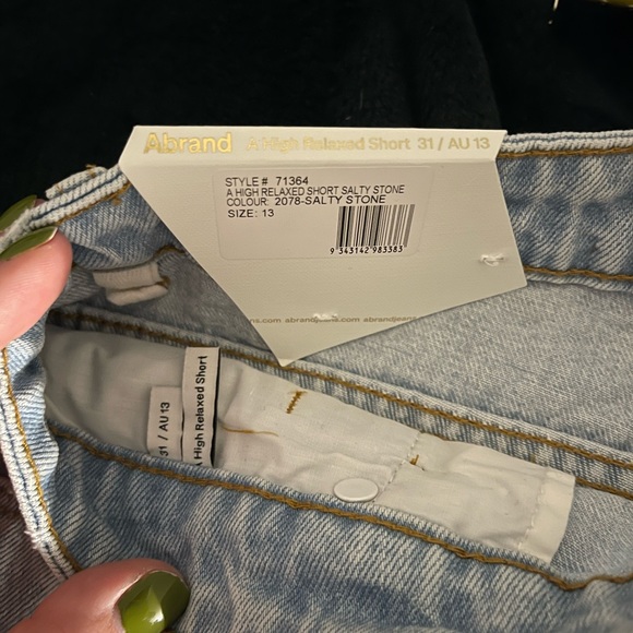 NWT Abrand Urban Outfitters Distressed Cutoff Light Wash Shorts - Picture 5 of 9